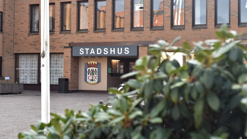Alla trasor kring stadshuskrisen måste komma upp i byken, annars blir det olustigt i Vimmerby kommun, menar skribenten.