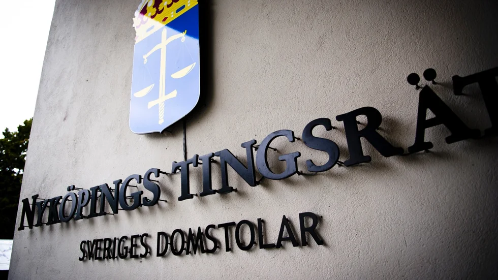 En man i 20-årsåldern sitter häktad misstänkt för grovt narkotikabrott.