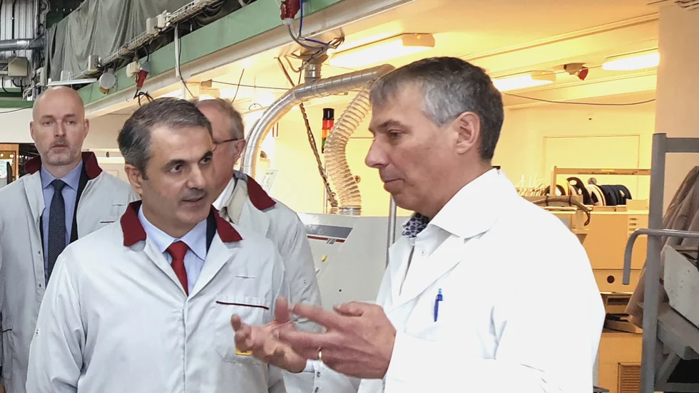 Den 23 september besökte näringsminister Ibrahim Baylan EEPAB för att diskutera företagets och branschens utmaningar med vd Mikael Joki. 