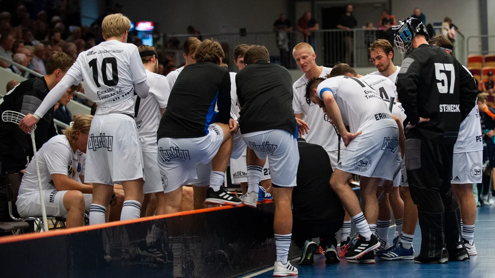 Vid underläge 1–4 tog Sirius timeout men det hjälpte inte utan laget förlorade stort mot Mullsjö.