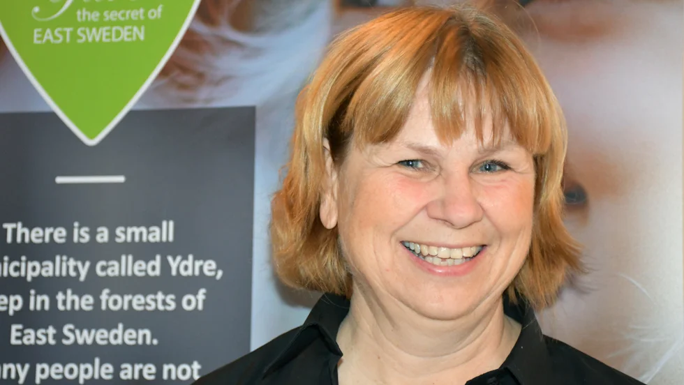 Charlotte Gremar Engdahl arbetade tidigare enbart som skolchef i Ydre. Numera är hon kommunchef och en ny skolchef behöver utses.