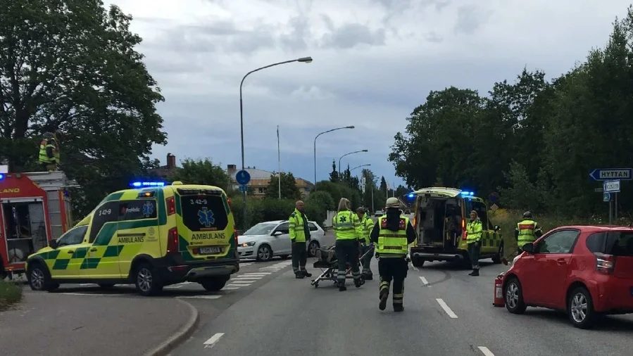 Det var här i korsningen som olyckan inträffade i somras. Föraren som var grovt rattfull smet.