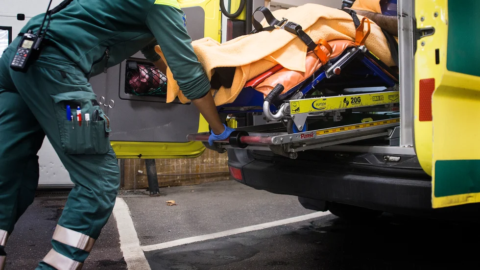 Två patienter förväxlades på Kalix sjukhus, vilket ledde till att fel man fick påbörja transport till en operation i Luleå. 
