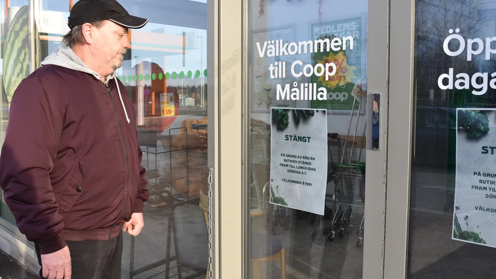Mats Bergkvist möttes av en stängd dörr när han skulle handla på söndagen. "Det är fruktansvärt", säger han.