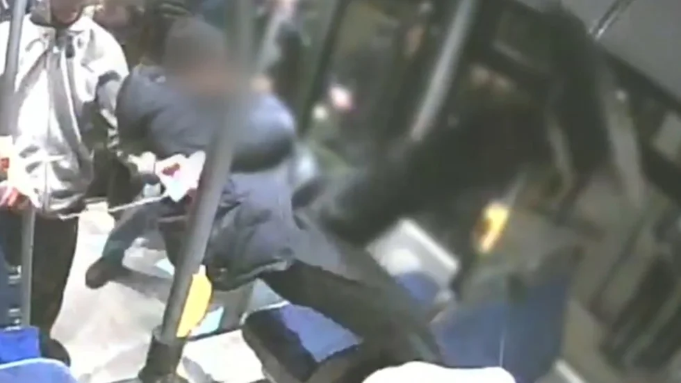 Det var i slutet av oktober som misshandeln av busschauffören Samir Tahir ägde rum och fångades på övervakningsfilm.