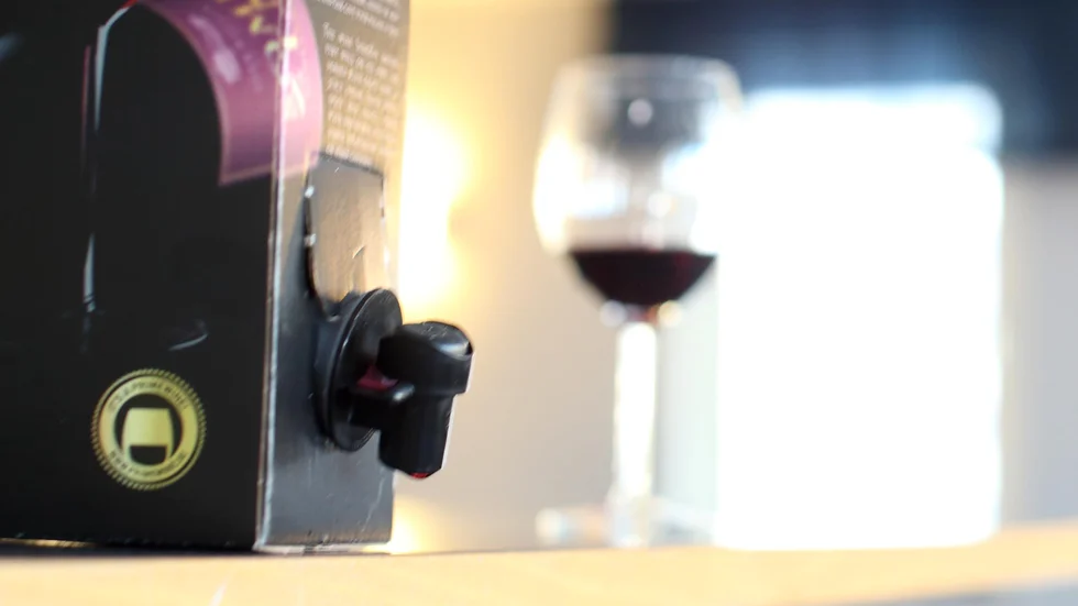 Knappt en av fyra norrbottningar tycker det är acceptabelt att köra bil efter att ha druckit ett glas vin. (Arkivbild)
