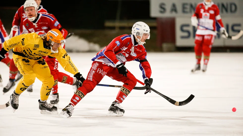 Ivan Detsura blev målskytt när Kalix Bandy åkte på sin fjärde raka förlust. (Arkvibild)