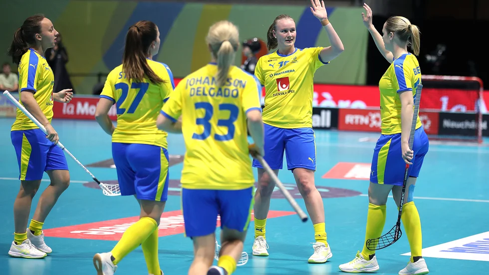Sverige jublar efter ett av sina 26 mål i kvartsfinalen mot Tyskland.