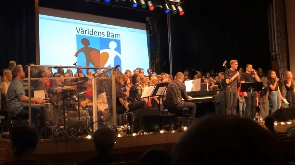 Katrineholms kulturskola arrangerade en insamlingsgala för Världens barn på fredagen.