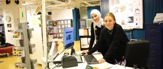 De lokala biblioteken visar upp sig