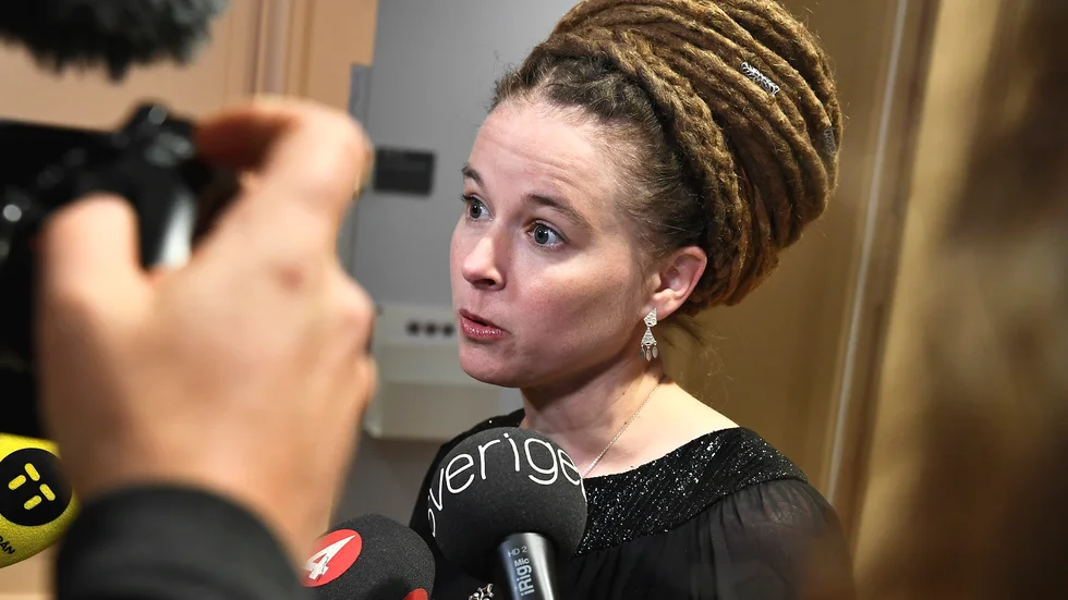 Kulturminister Amanda Lind (MP) delade ut Tucholskypriset till Gui Minhai.