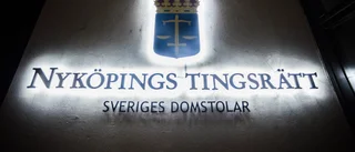 Kvinna misstänks ha skurit man i handen
