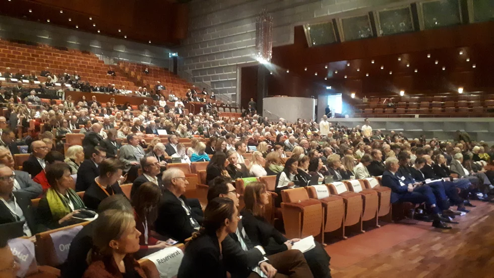 Ungefär 400 ombud och många andra besökare hade tagit sig till Konsert & Kongress på onsdagen. 