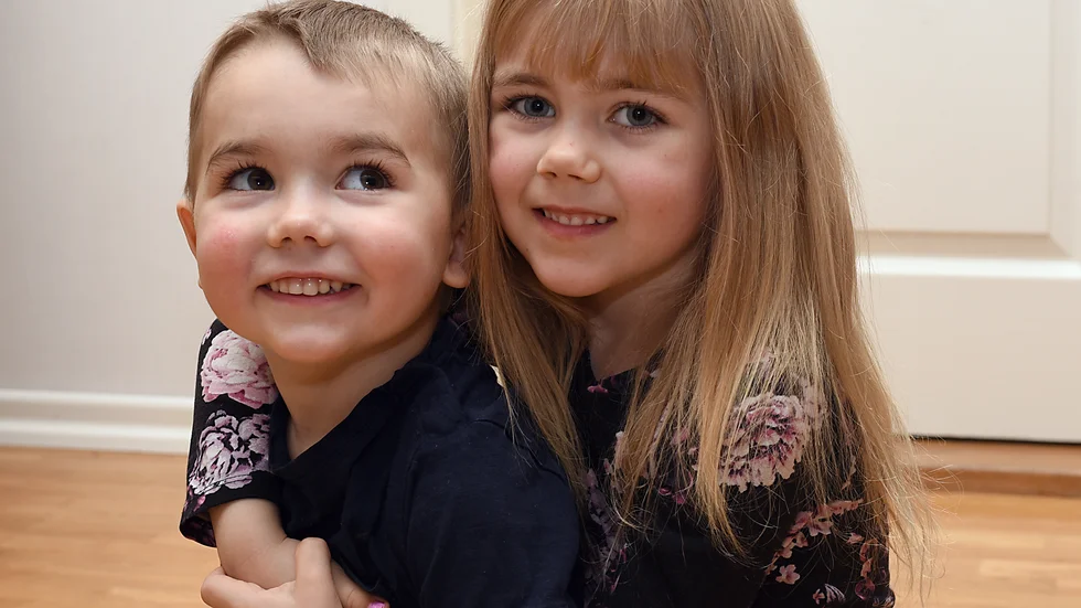 "Vi kommer aldrig att kunna tacka Tuva-Li nog för hennes rådiga insats. Hon är vår hjälte!" säger mamma Emelie.