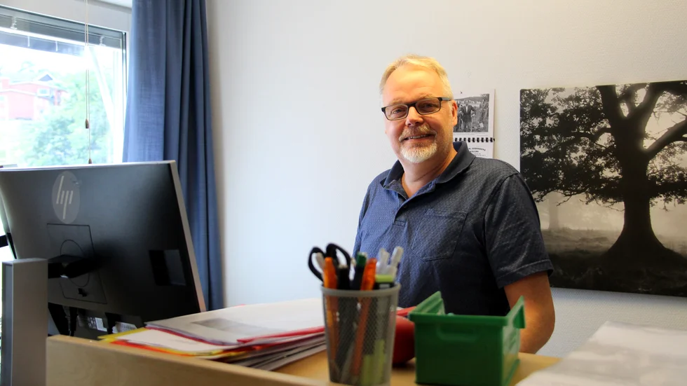 "Jag lägger av med all politik", berättar socialdemokraten Ulf Johansson som lämnar sitt uppdrag som vice ordförande i bildningsnämnden, men också sin plats i kommunfullmäktige.