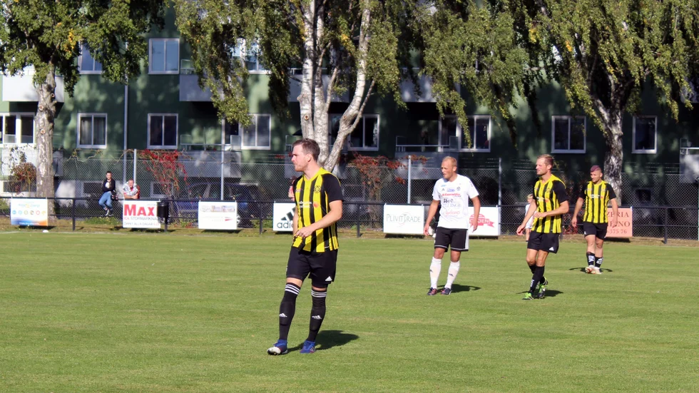 Västerviks FF behöver minst en poäng hemma mot Smedby på lördagen för att säkra division 3-kontraktet.