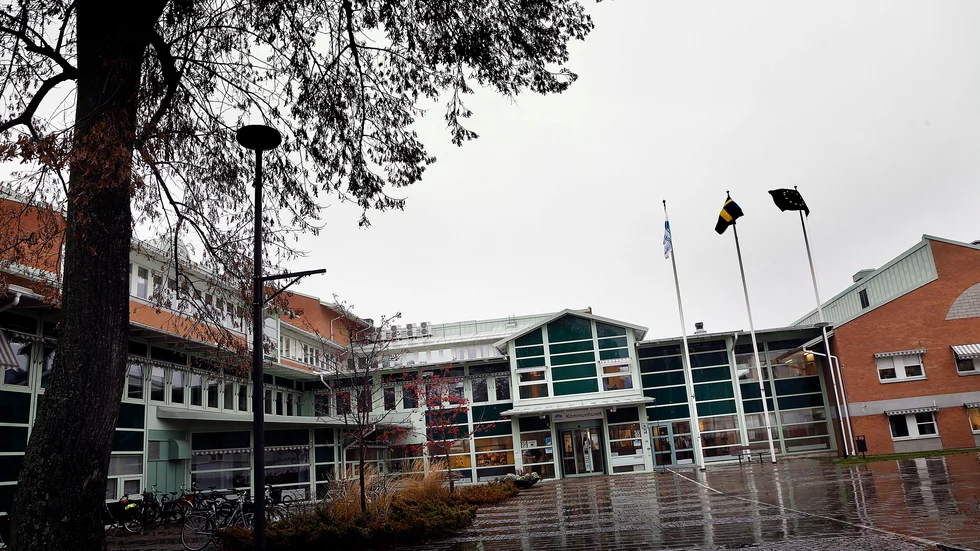 Åklagaren begär mer tid för att väcka åtal.