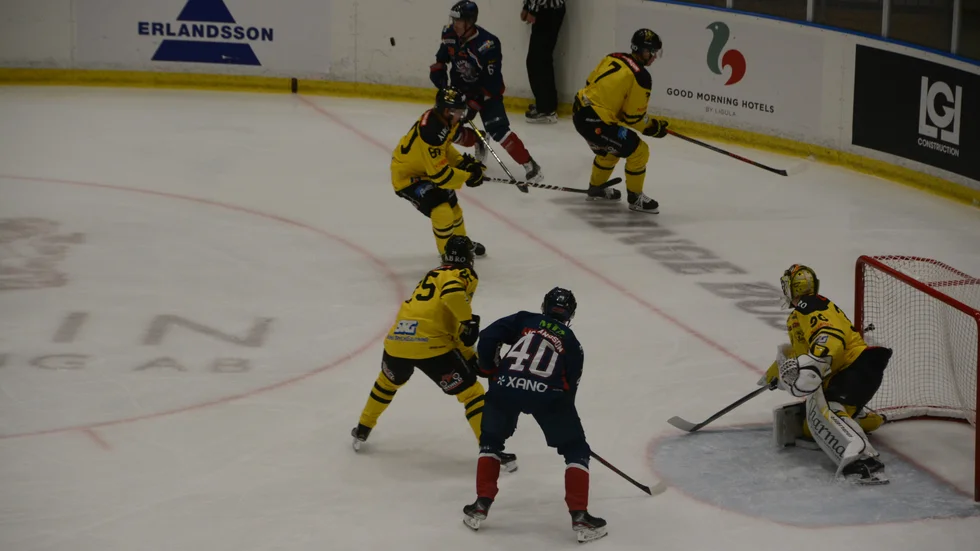 Första seriematchen är avklarad. Vimmerby mötte Halmstad borta. 