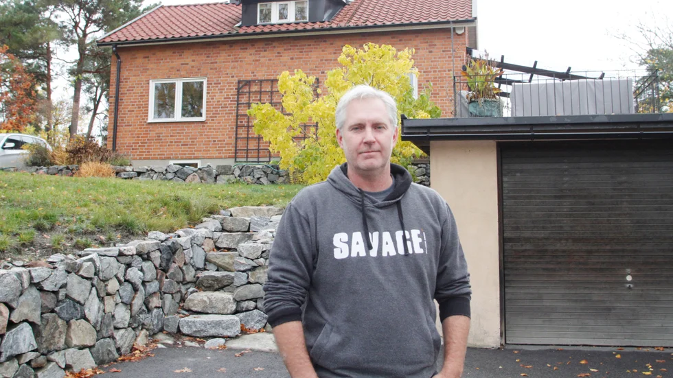 Patrik Carlssons garageuppfart gapade tom efter det att hans BMW hämtats av bärgare sedan ratt med airbag och navigator stulits.