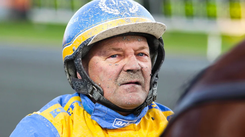 Rutinerade hemmaamatören Jens Nilsson kör V4-spiken Nolimitjimmit.