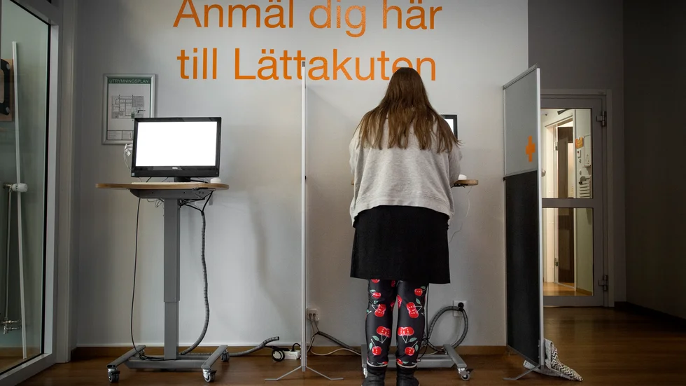 Samtliga hälsocentraler i länet stänger sina lättakuter för patienter med luftrörssymptom. Patienter som känner att de inte kan hantera sina symptom hänvisas i första hand att ringa till 1177.