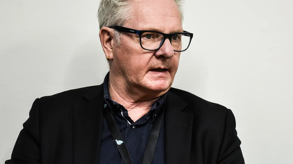 Om förskolor och grundskolorna kan tvingas stänga jobbar nu kommunen med en plan. 