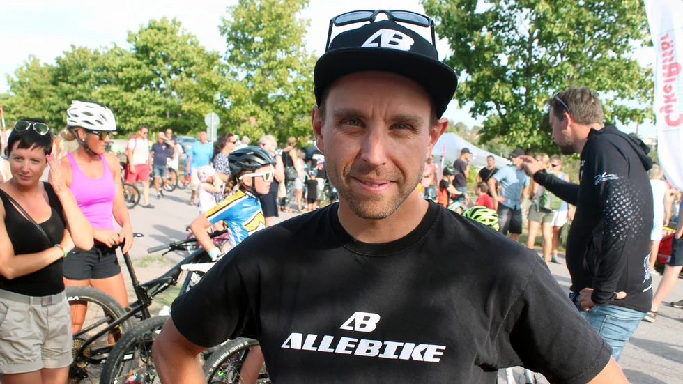 Emil Lindgren, svensk mästare i långlopps-MTB när det avgjordes i Motala 2017 och 2018 genom 1572 challenge, kommer tillbaka till Motala när Vättern bike games körs i Bondebacka på lördagen.