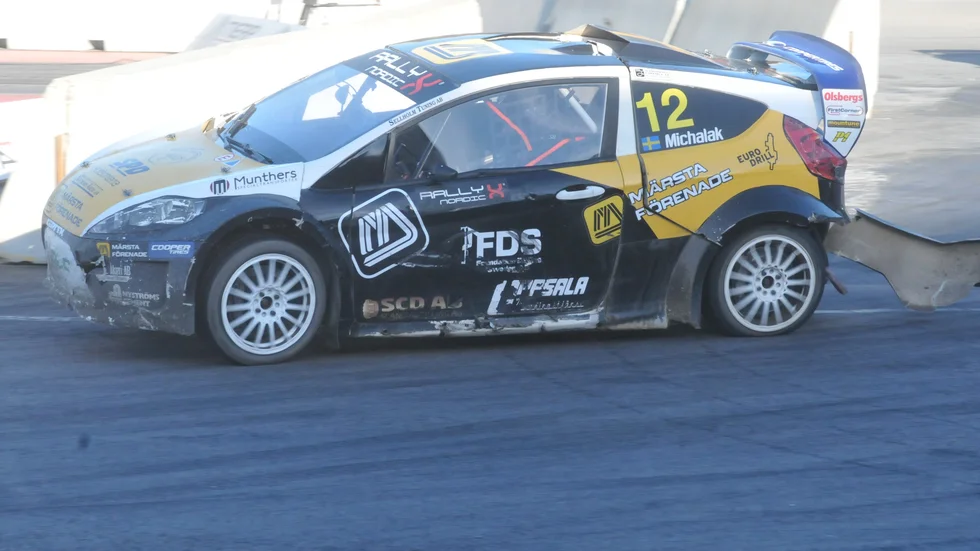Almungeföraren Anders Michalak under förra årets rallycrosstävling på Tierp Arena.