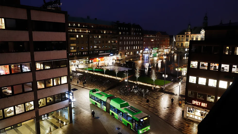 I sent på onsdagseftermiddagen inträffade flera ungdomsrån på Fristadstorget.