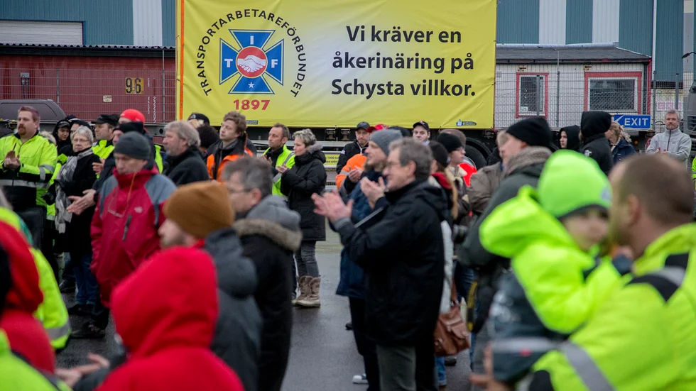 Under en lång följd av år har Transportarbetarförbundet, LO och Socialdemokraterna krävt schyssta villkor för alla som jobbar i transportsektorn. Nu kommer resultatet.