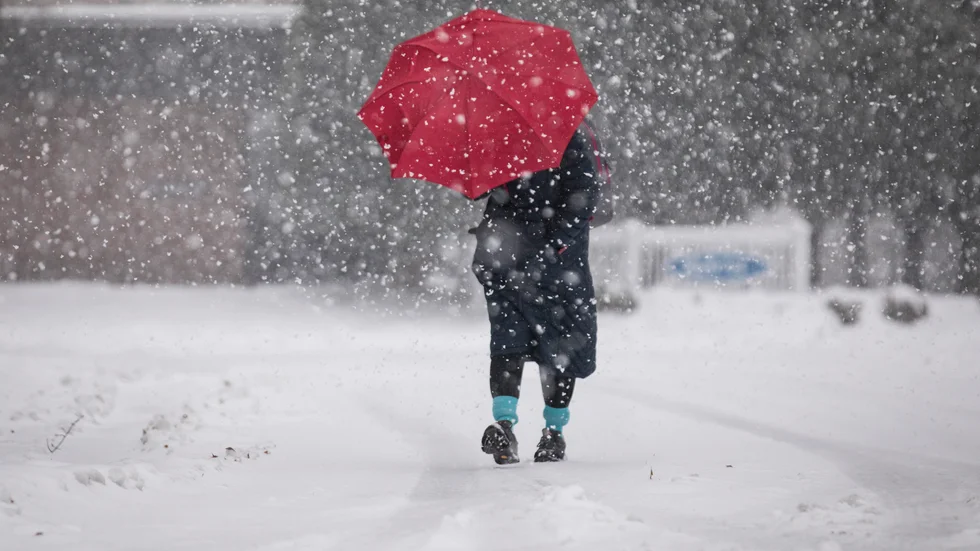Enligt den nuvarande prognosen från SMHI ser det ut som att det blir snö, om än i blötform, som faller på självaste julafton.
