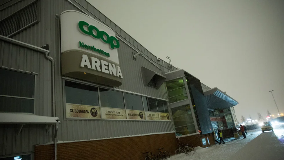 Coop Norrbotten arena blev utan ström strax innan matchen mellan Luleå Hockey och Växjö skulle starta.