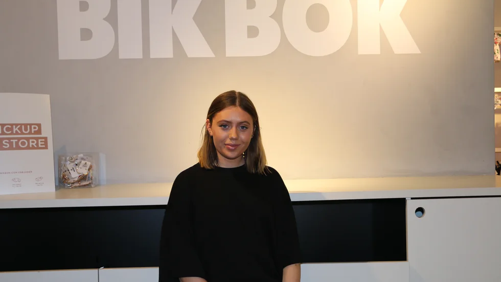 För andra året i rad har Bik bok-butiken i Piteå utsetts till bäst i landet. Något som glädjer säljaren Tilde Skarin. 