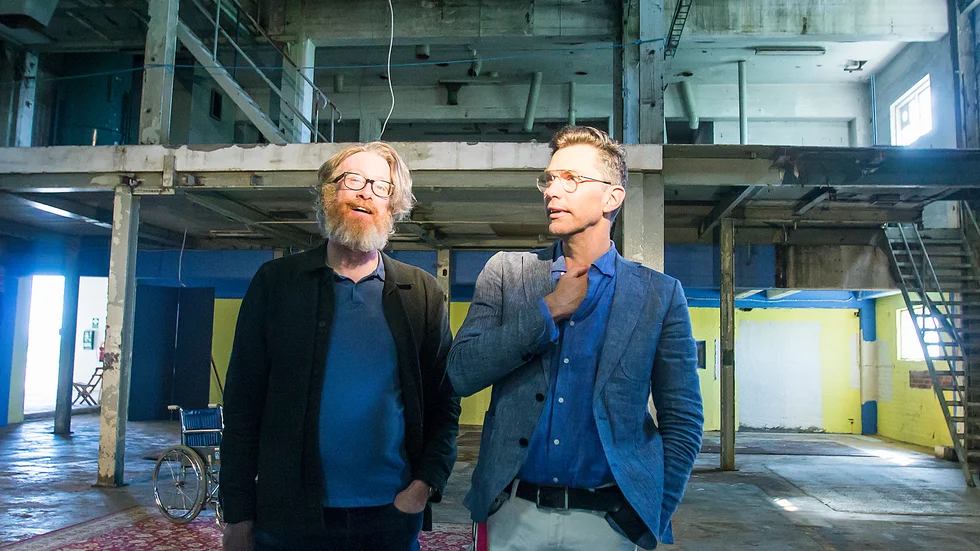 Två stipendiater söks till sommarens uppsättning av Shakespeares "Vintersagan". Till vänster Per-Johan Persson, som spelar en av rollerna i pjäsen och till höger Pontus Plaenge, regissör för den och konstnärlig ledare för Shakespearefabriken.