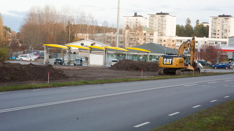 Vid Östra Rundgatan har markarbetet påbörjats som ska ligga till grund för det nya förrådshotellet. 
