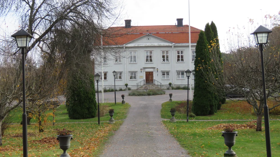 På Sunnersta herrgård bedrivs i dag en konferensanläggning och vandrarhem. Nu är den till salu.