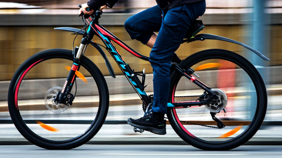 Gång- och cykelvägen utmed Fleminggatan stängs av.