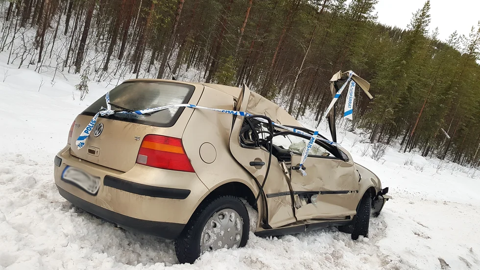 Halkan ställde till det på flera platser i länet under onsdagen. Norr om Överkalix inträffade en olycka mellan en personbil och en lastbil. Ingen person ska dock ha kommit till skada. 