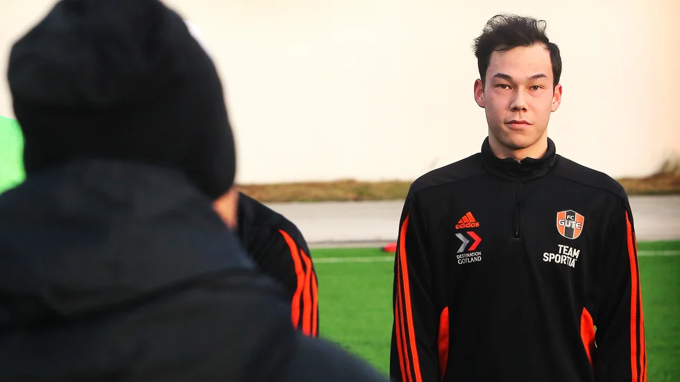 Viktor Walldén har flyttat hem till Karlstad. Mittfältaren värvades från allsvenska Örebro inför säsongen.