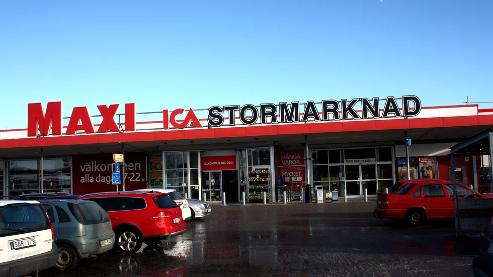 En kvinna är misstänkt för stöld på Ica Maxi.