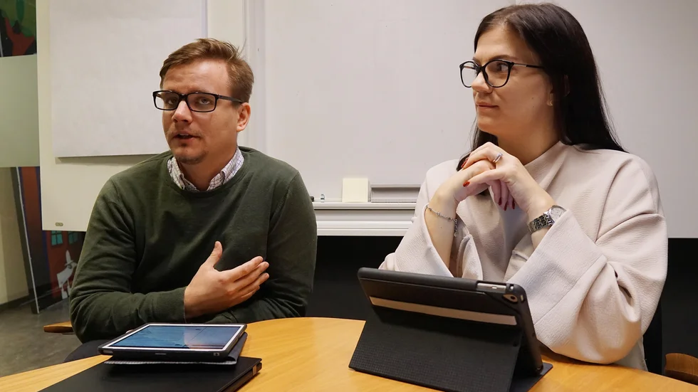 Marcus Fridlund (S) och Elin Landerdahl (M) säger att de båda oroas av att underskottet för barn- och utbildningsnämnden ökat.