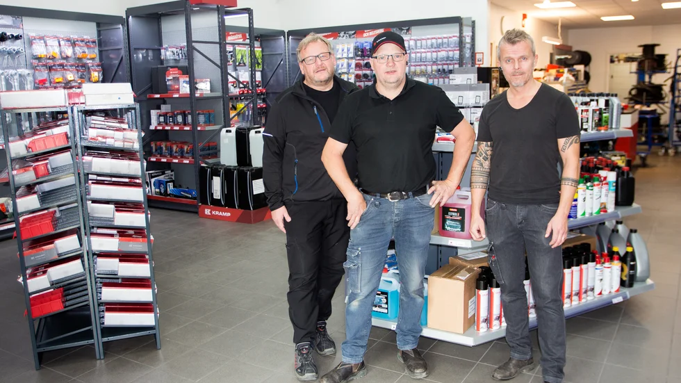 Stefan Strömberg, Robert Zetterstrand och Danne Löfström utökar butikens sortiment i samband med att Partium blir en shop-in-shop för Kramp.