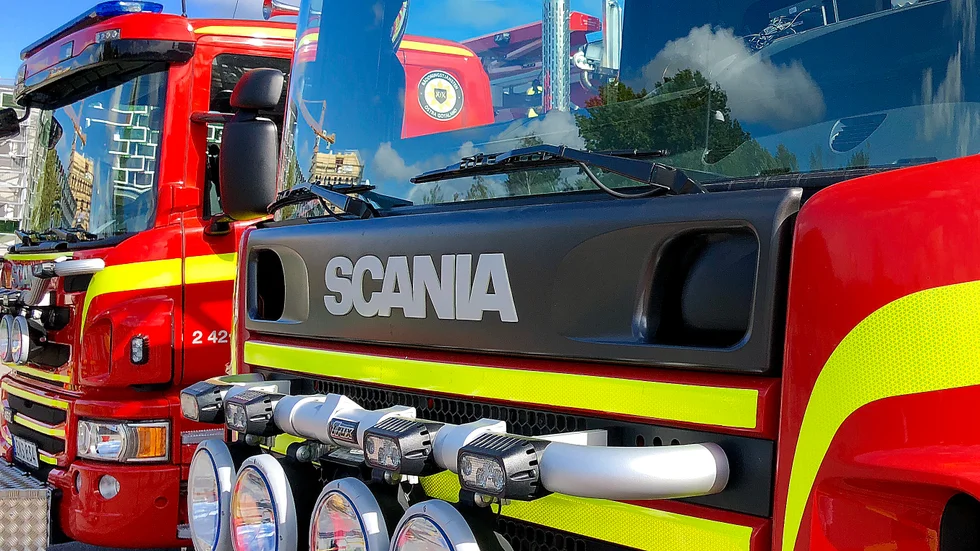 Under natten till onsdag började en bil att brinna i Eskilstuna.