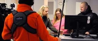 Annika överraskades av ett tv-team på jobbet