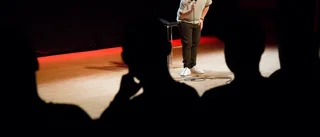 Bisarrt och close to home med Carl Stanley