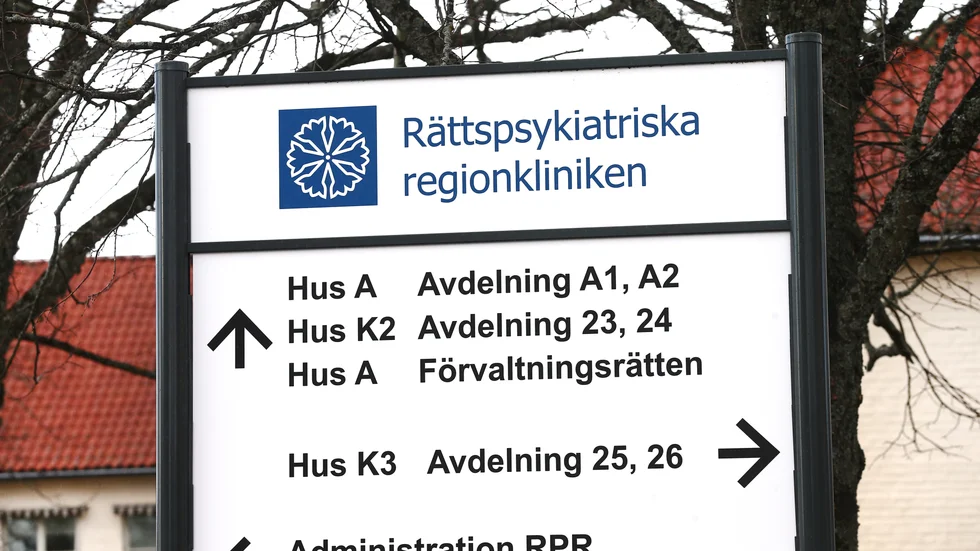 IVO kritiserar Rättspsykiatriska regionkliniken i Vadstena sedan en patient suttit inlåst i sex timmar.