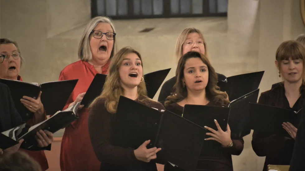 Evangelisk julmusik för full hals var det när Eskilstunakören Ars Musica höll hov i Fors kyrka på söndagskvällen.