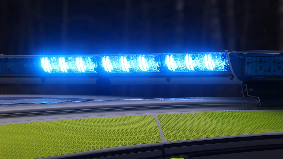 16-åriga misstänkta biltjuvar greps av polisen efter en dramatisk biljakt.