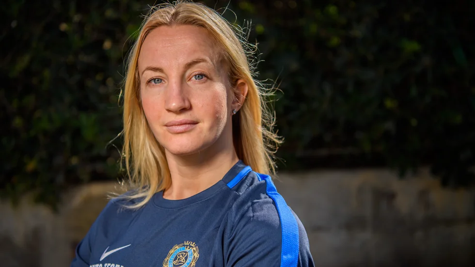 Sofia Mattsson går i väntans tider på att få kvala till OS i Tokyo. Bägge kvaltävlingarna har skutist upp och något nytt datum är inte spikat.