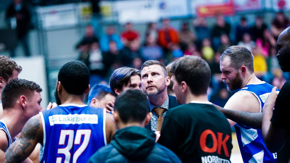 EB:s damer vann med sanslösa 113–62 mot KFUM Ekerö under söndagen.